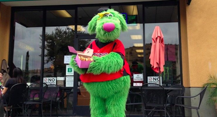 Lake Elsinore Baseball Team Honors Ariana Grande With Patriotic Doughnut Night Lake Elsinore Baseball Team Honors Ariana Grande With Patriotic Doughnut Night