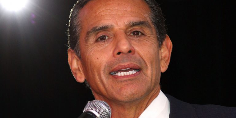 Former L.A. Mayor launches campaign for California Governor
