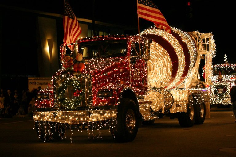 Palm Springs Festival of Lights Christmas Parade | 5 things to know