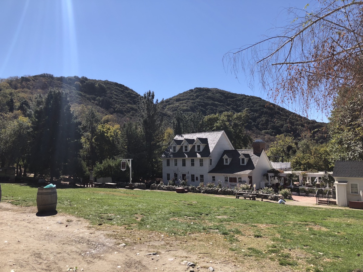 Oak Glen apple picking | What you need to know | Cactus Hugs