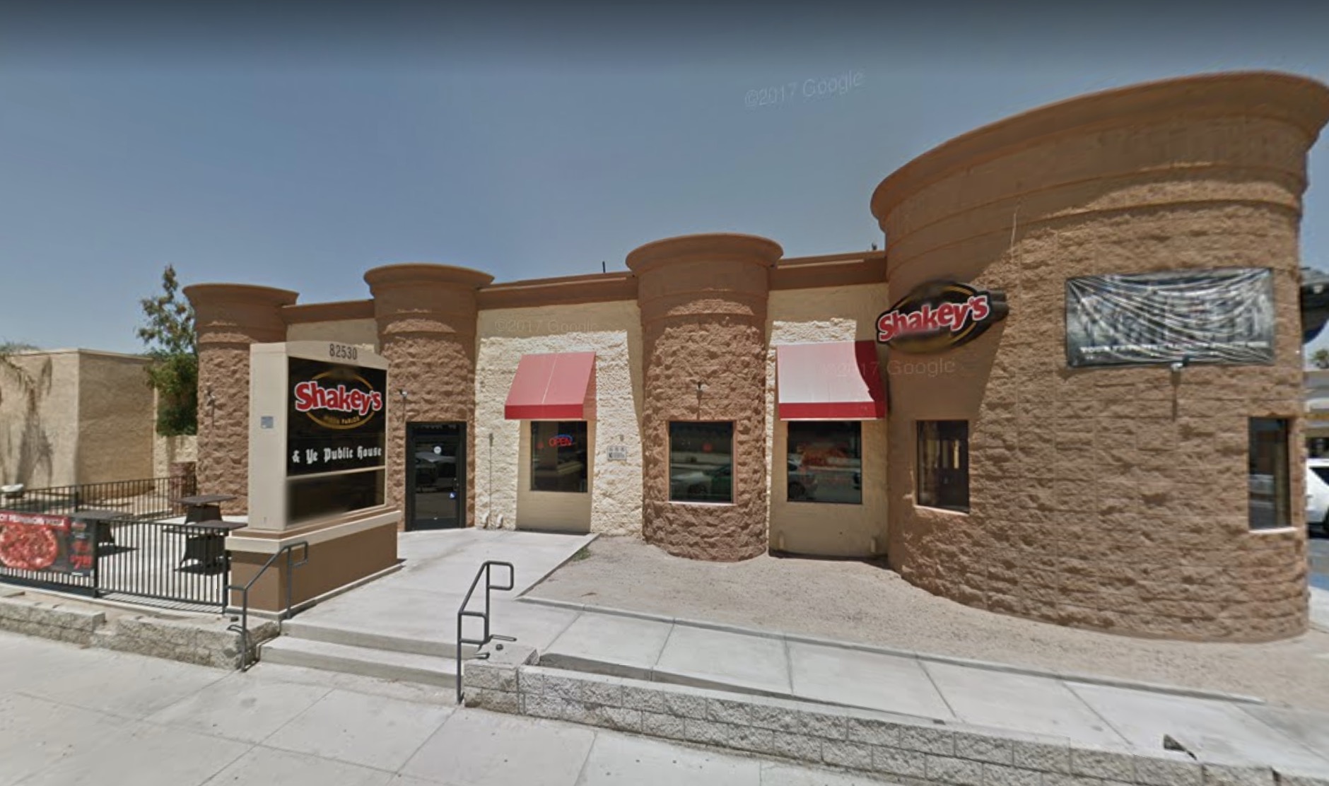 Shakey S Pizza In Indio Has Closed Cactus Hugs
