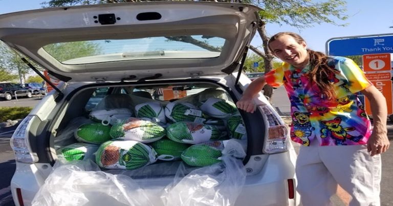 Coachella Valley cannabis group donates over 500 pounds of turkeys to local rescue mission